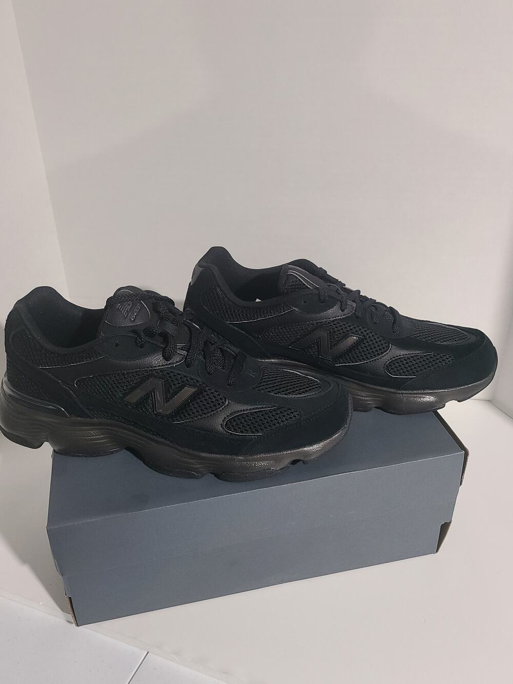 New Balance 603 Men’s Lifestyle Sneakers – Triple Black – Size 11